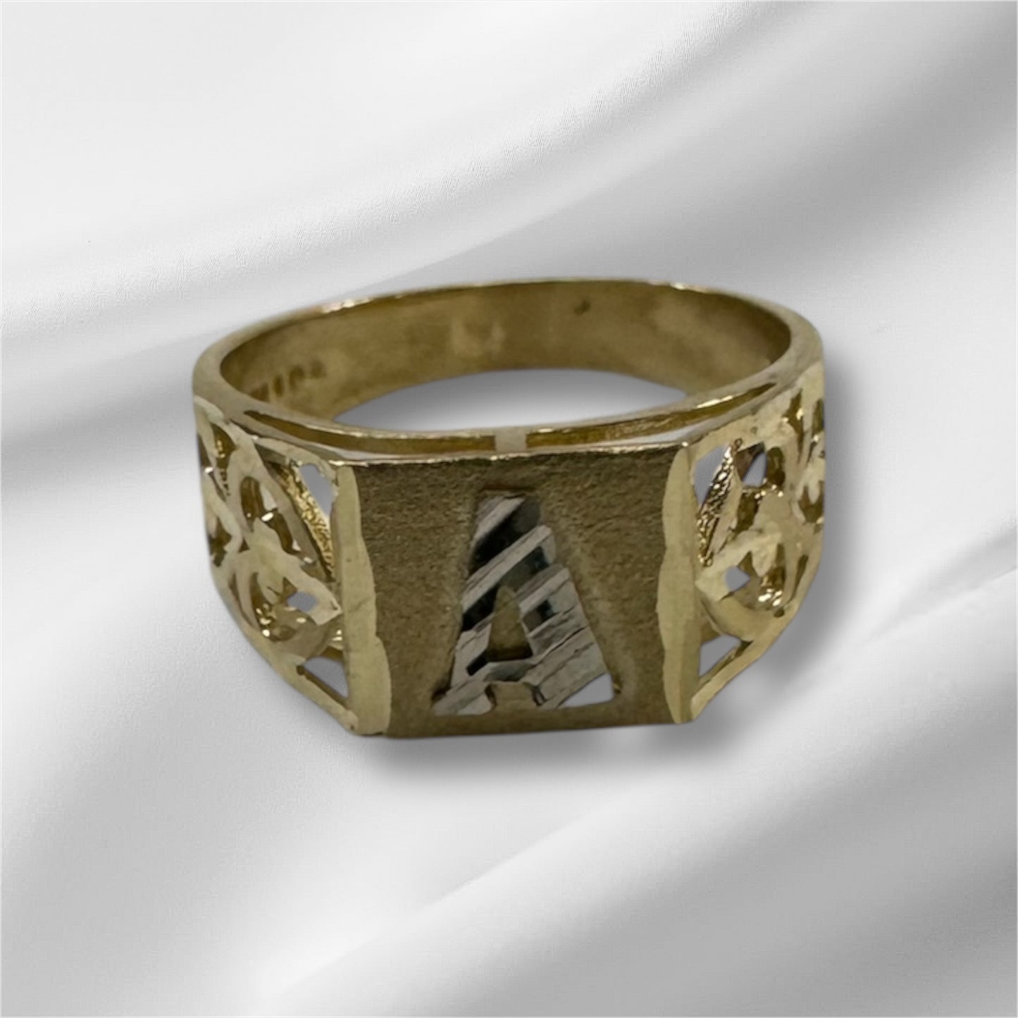 Medium Initial Ring